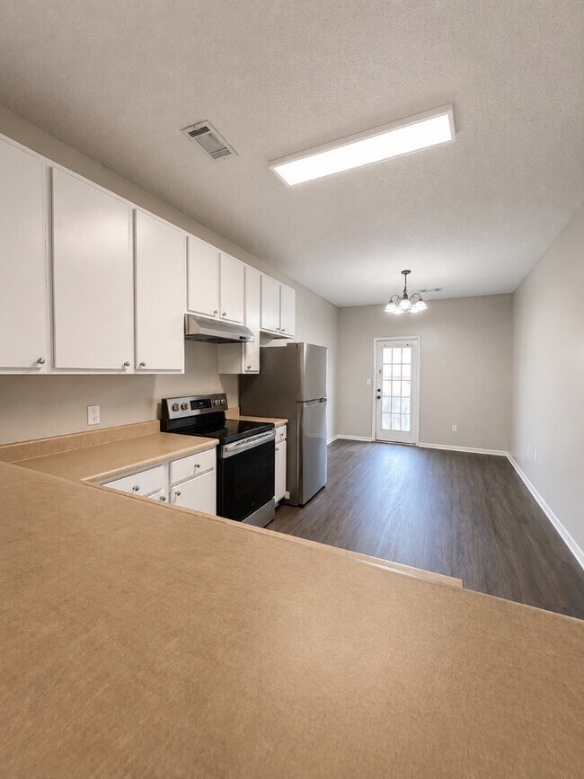 Building Photo - 239 Pine Meadows Cir