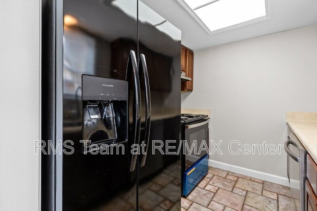 Building Photo - 416 Northdale Ct