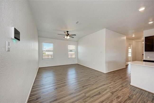 Building Photo - 520 Pandora Cv