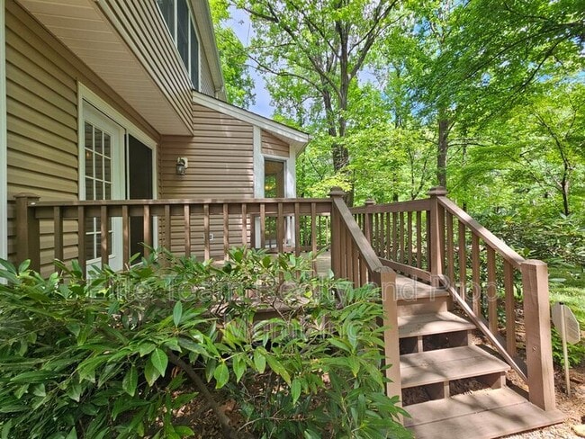 Building Photo - 4015 Brownes Ferry Rd