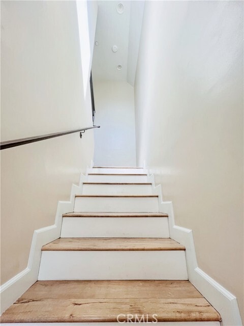 Building Photo - 1163 N Poinsettia Pl