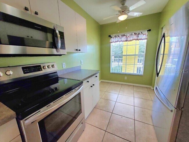Building Photo - 2060 Willow Hammock Cir