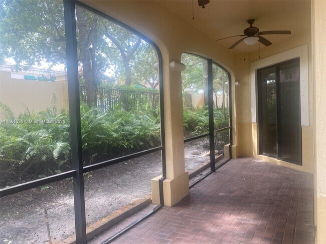 Building Photo - 1605 Passion Vine Cir