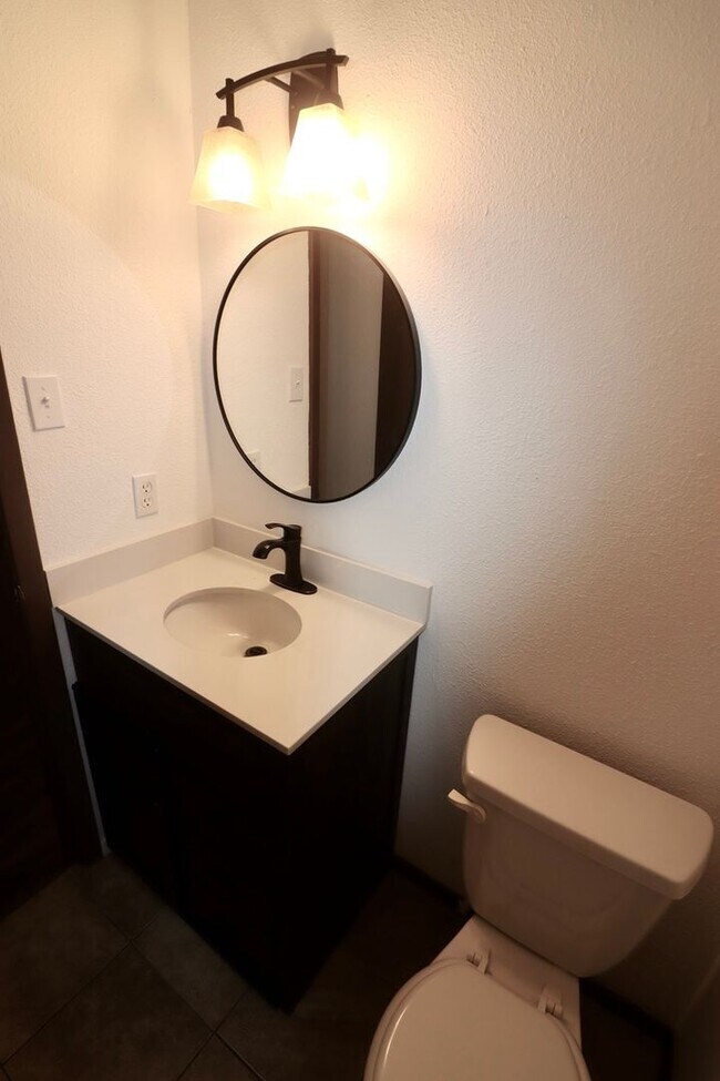 Building Photo - FOR LEASE! Newly Remodeled - 3 Bedroom - 1...