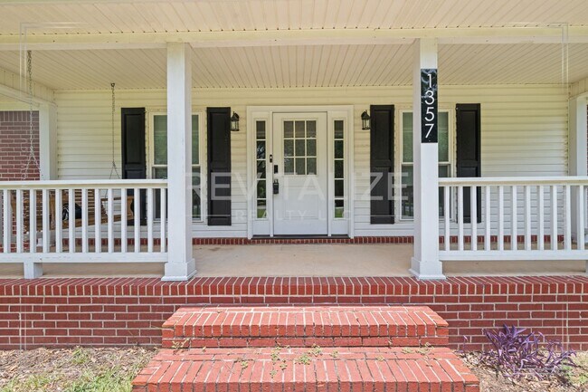 Building Photo - 1357 Repoll Rd