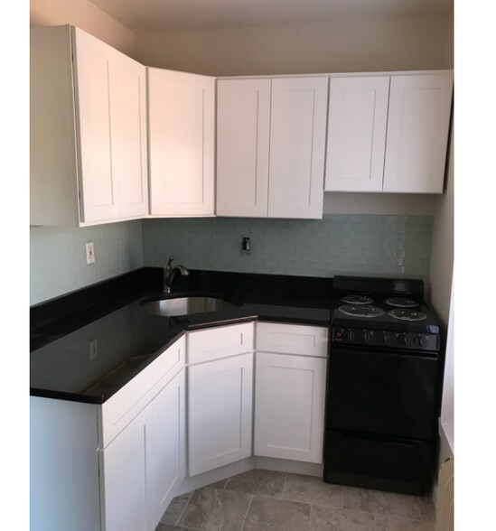 Building Photo - 476 Commonwealth Ave