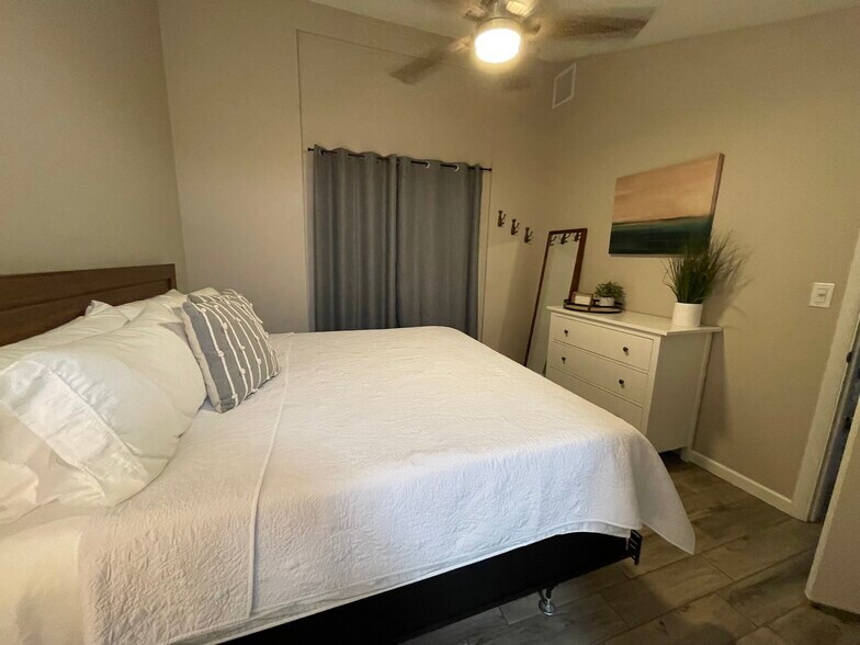 Building Photo - 4561 N Preston Dr