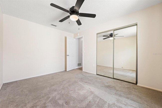 Building Photo - 1804 Oak View Dr