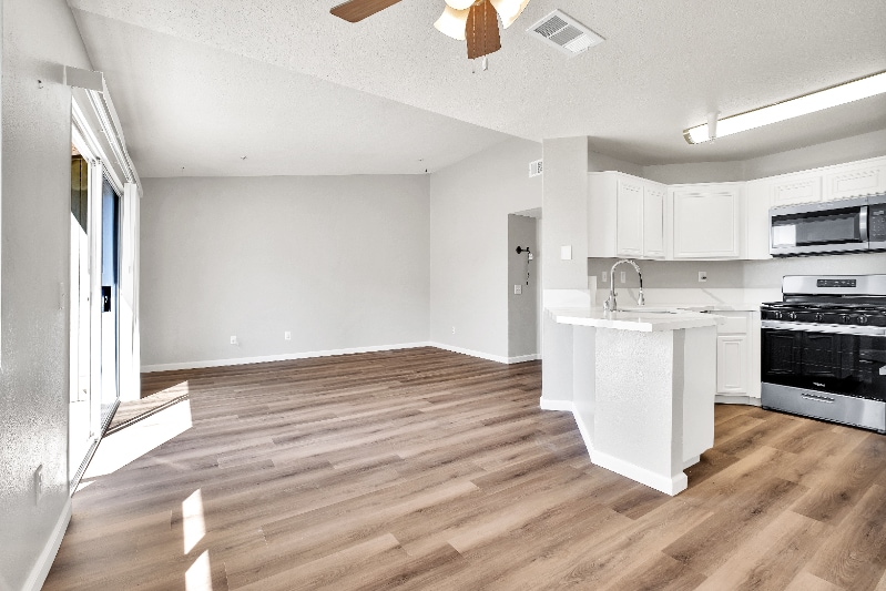 Building Photo - 2604 Avenida Del Vista