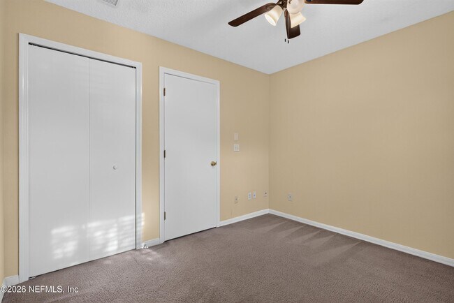 Building Photo - 353 Redwood Ln