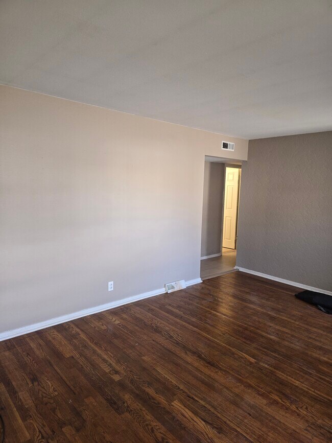 Building Photo - 7810 Blandford Dr