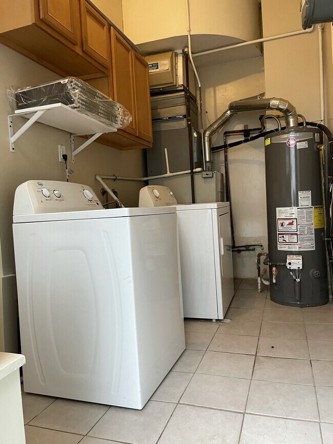 Building Photo - 6904 Norborne Ave