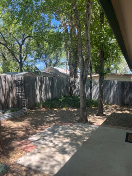 Building Photo - 878 Valley St