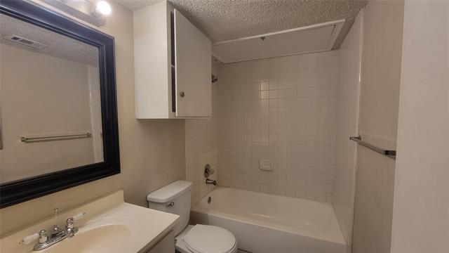Building Photo - 4615 Country Creek Dr