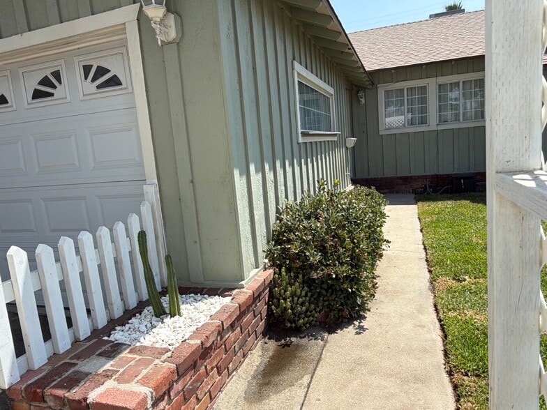 Building Photo - 7700 Alcove Ave