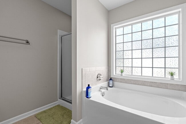 Building Photo - 3 Bed 2 Bath Convenient to Fayetteville and Raleigh