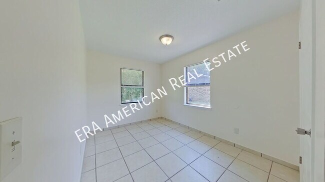 Building Photo - 144 Twin Trees Dr