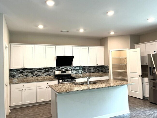 Building Photo - 4707 Waxwing St