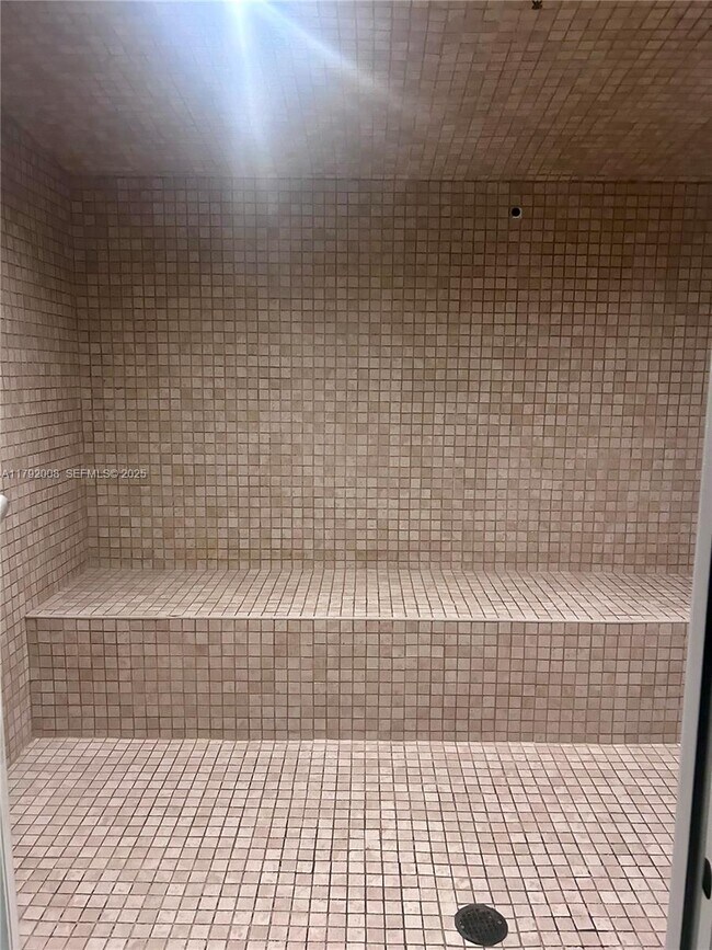 Building Photo - 1830 S Ocean Dr