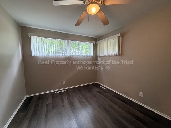 Building Photo - 2523 Overbrook Dr