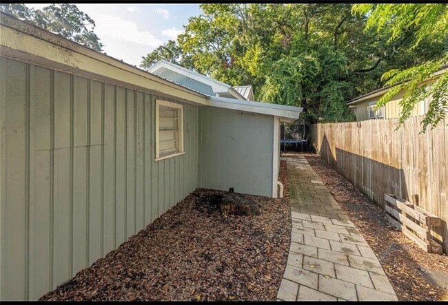 Building Photo - 2329 Reynolds St