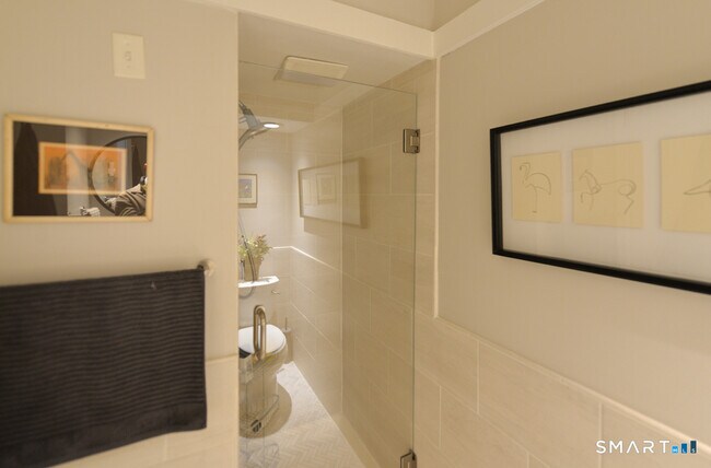 Building Photo - 44 Heritage Vlg