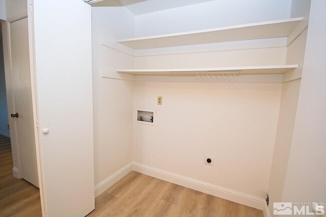 Building Photo - 1325 Carville Dr