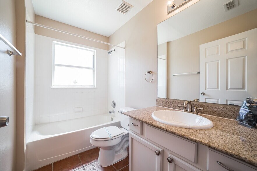 Building Photo - 1451 Stoneywood Way