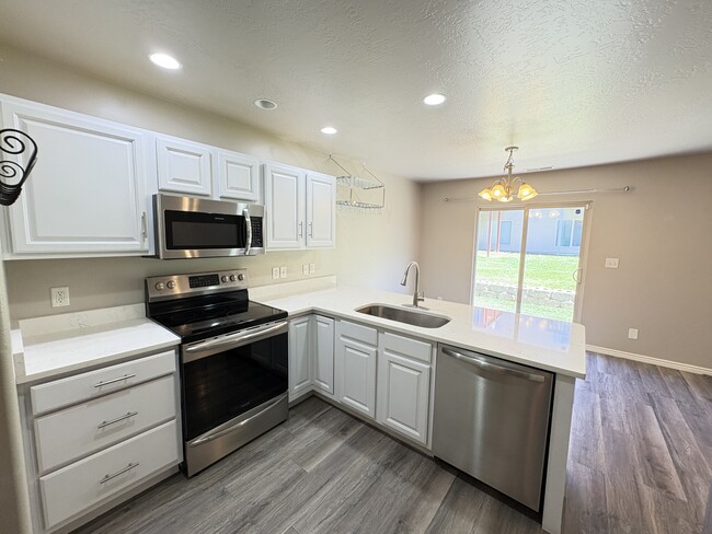 Building Photo - 1295 Willow Way