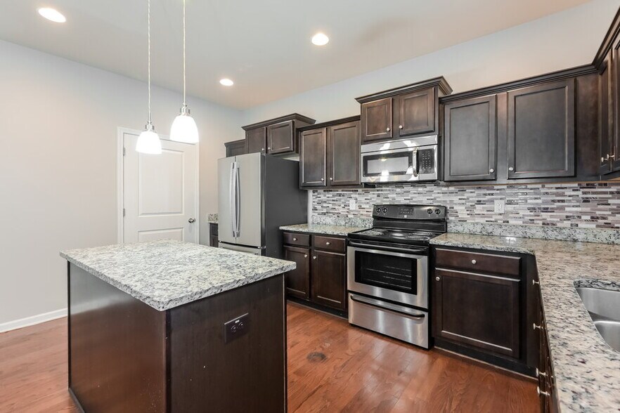 Building Photo - 131 Shadow Creek Ct