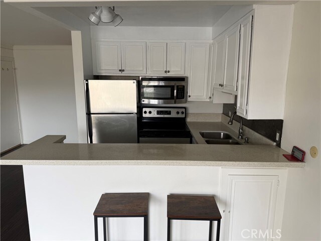 Building Photo - 300 Cagney Ln