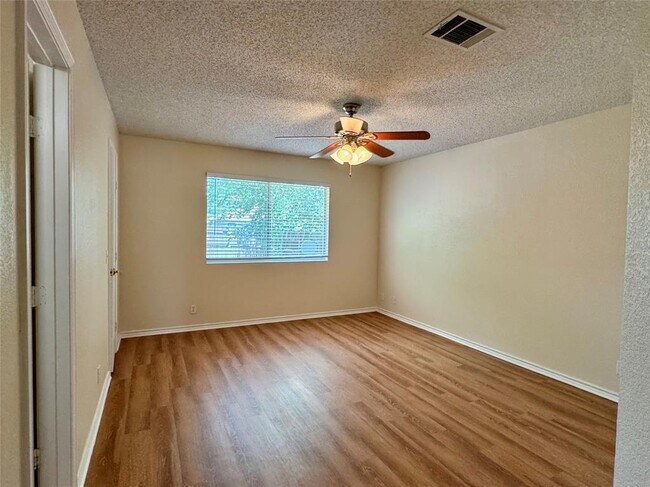 Building Photo - 109 Segovia Way