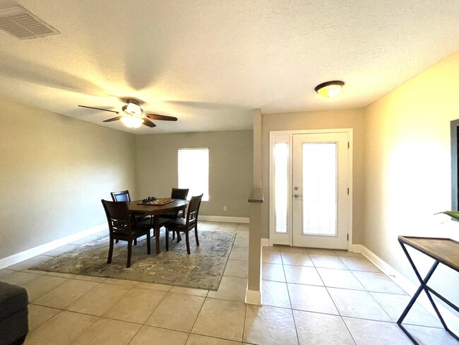 Building Photo - 11 Riviera Estates Ct