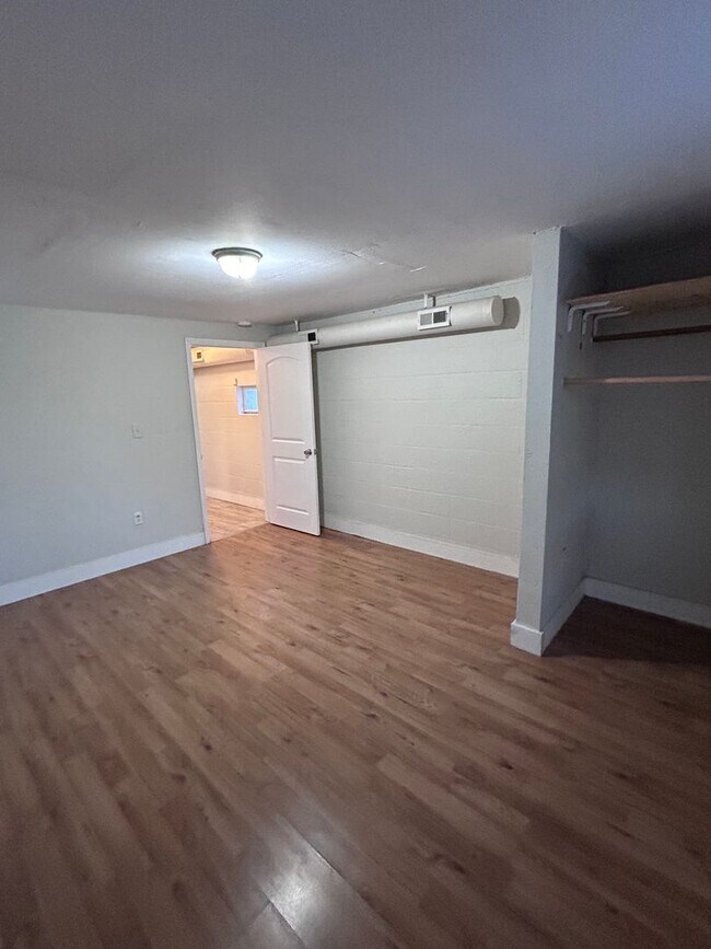 Building Photo - Available Now! | 2 Bed/ 1 Bath | Church Hill North