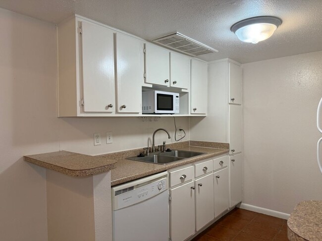 Building Photo - 2250 Bering Dr