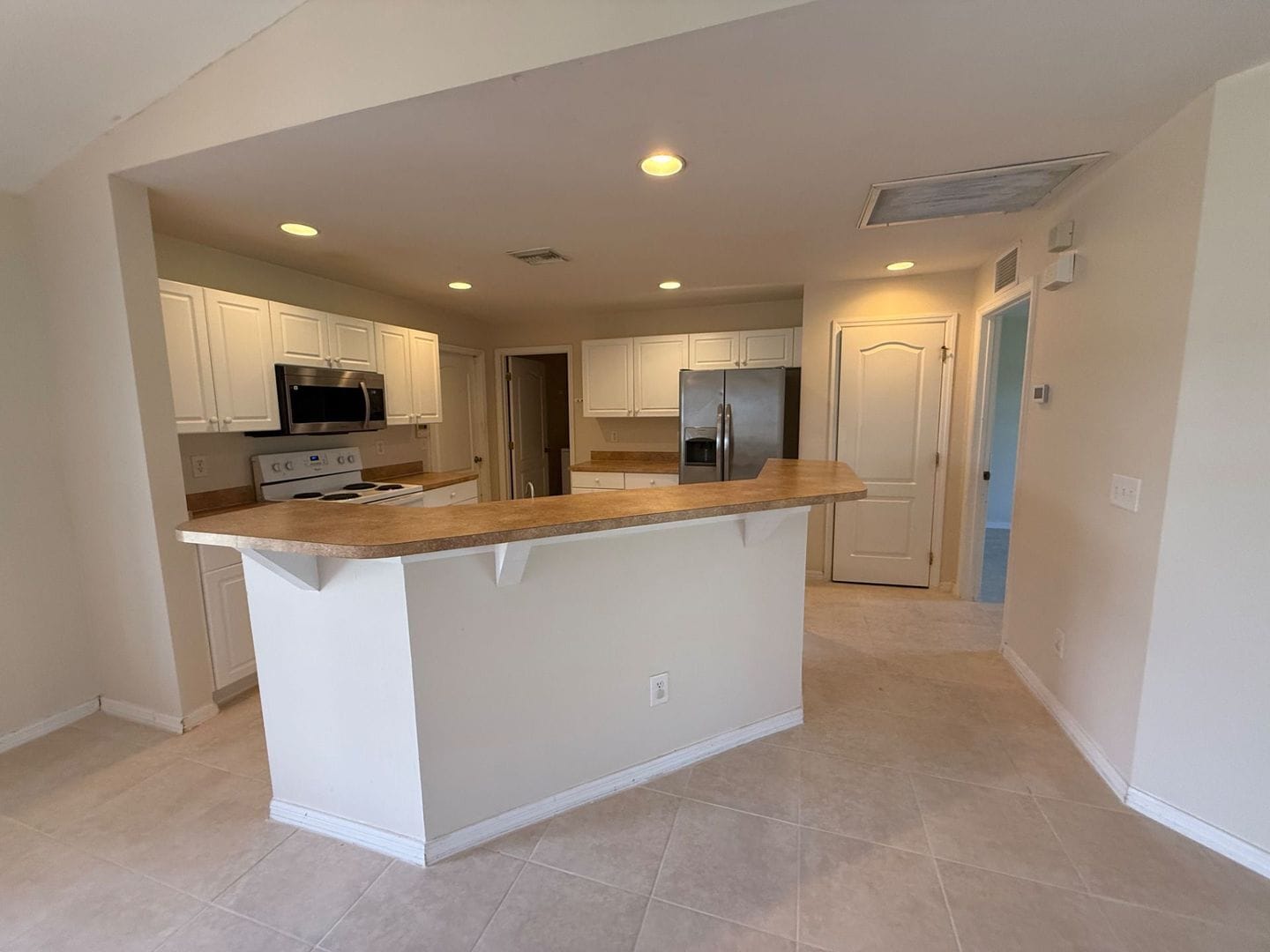 Building Photo - HALF OFF FIRST MONTH!!!! 3/2 Single Family Home!!!!