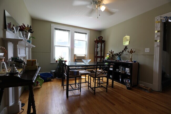 Building Photo - 23 Falkland St