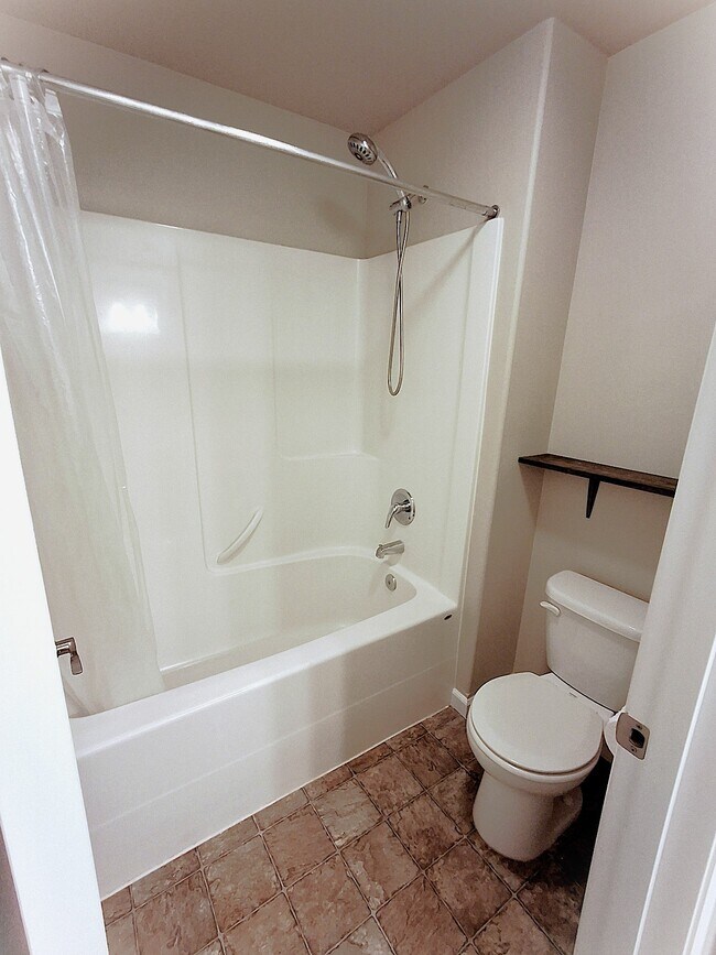 Building Photo - 4946 Skylark St NE