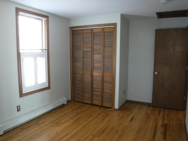 Building Photo - Rattlesnake area house