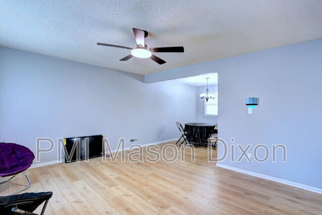 Building Photo - 8523 Fieldway Dr