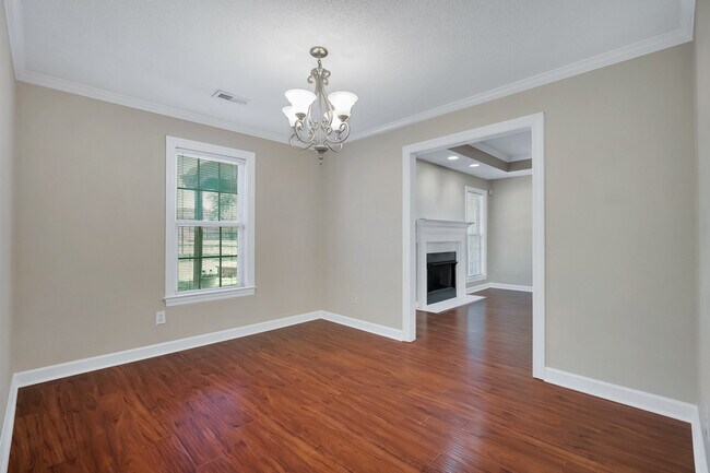 Building Photo - 103 Winding Trail