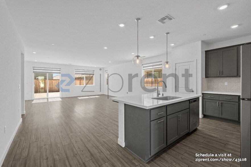 Building Photo - 1074 Osprey Dr