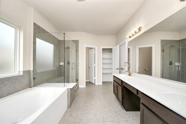 Building Photo - 21254 Lucknow Ln