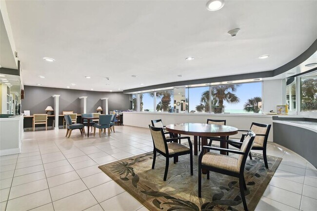 Building Photo - 880 Mandalay Ave