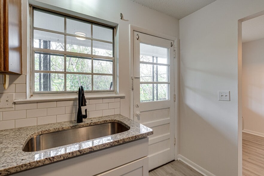 Building Photo - 2845 Dayton Blvd