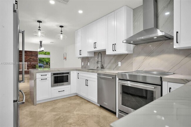 Building Photo - 6820 SW 86th Ave