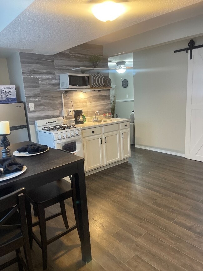 Building Photo - 114 E Liberty St