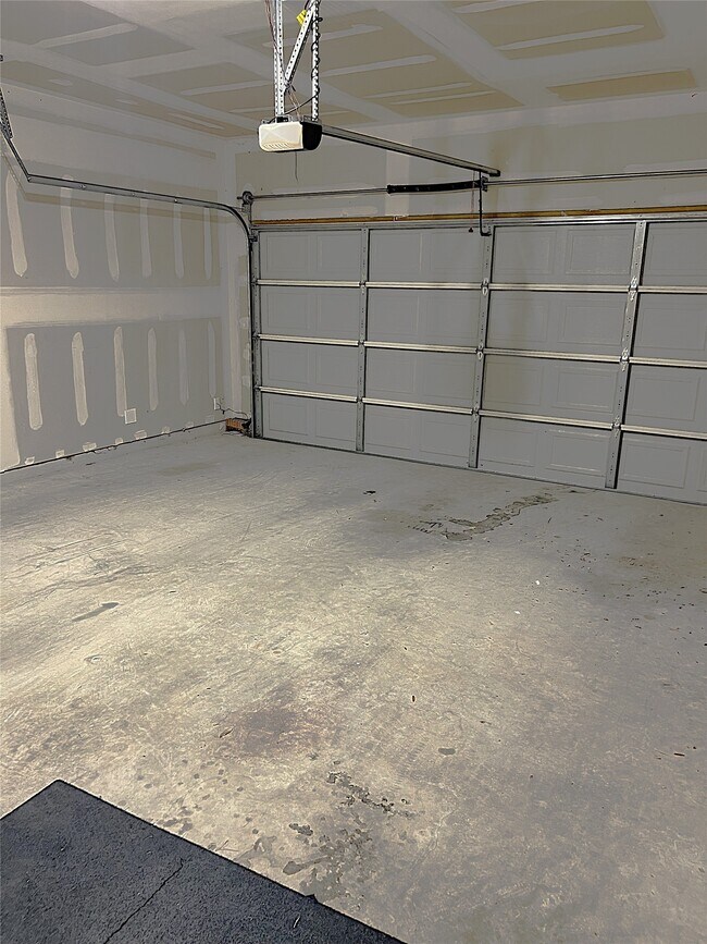 Building Photo - 17222 Hannah Oaks Ln