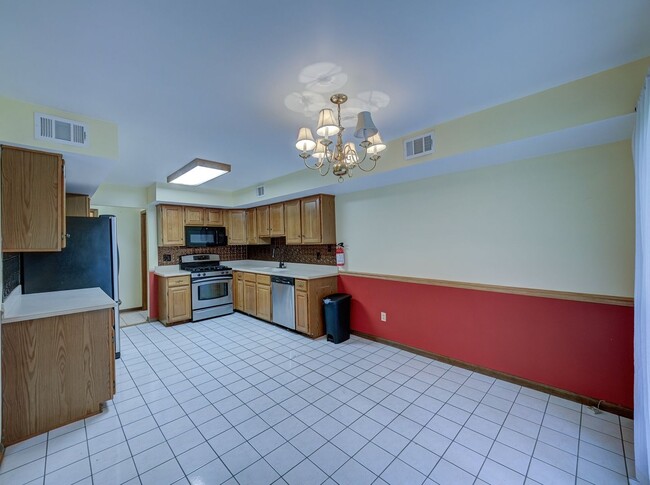 Building Photo - 26 White Swan Way