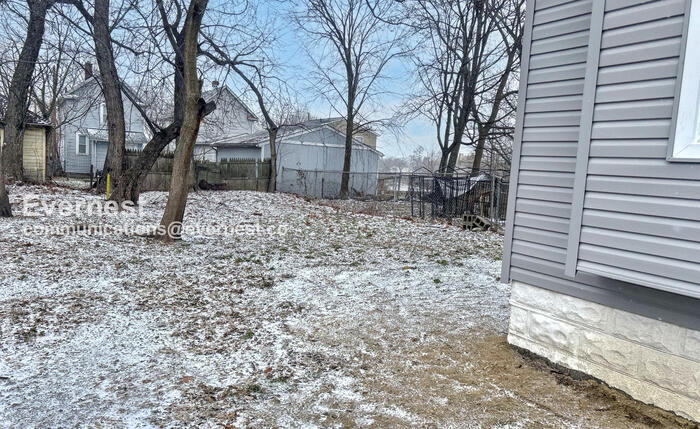 Building Photo - 1270 Moore St